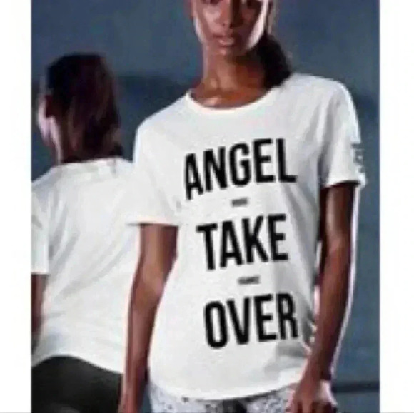 Limited Edition Victoria's Secret 2016 fashion show T-Shirt, Large - Picture 1 of 6